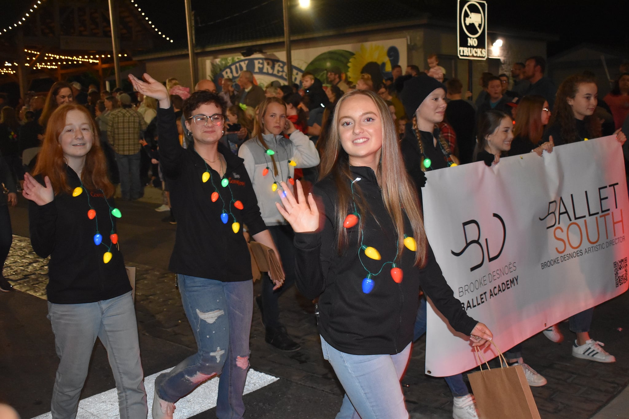 Cullman continues holiday tradition with Christmas Parade and tree